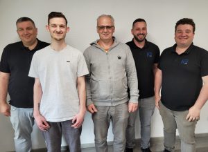 Die Kunden Dirk und Marcel Meiser mit Mitarbeitern von Kozept3 IT. Das Bild entstand im Rahmen einer Schulung.
