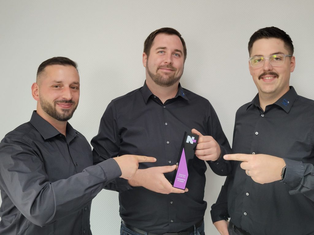 Die drei Geschäftsführer der Konzept3 IT GmbH mit dem N-Able Award für den Newcomer des Jahres 2026.