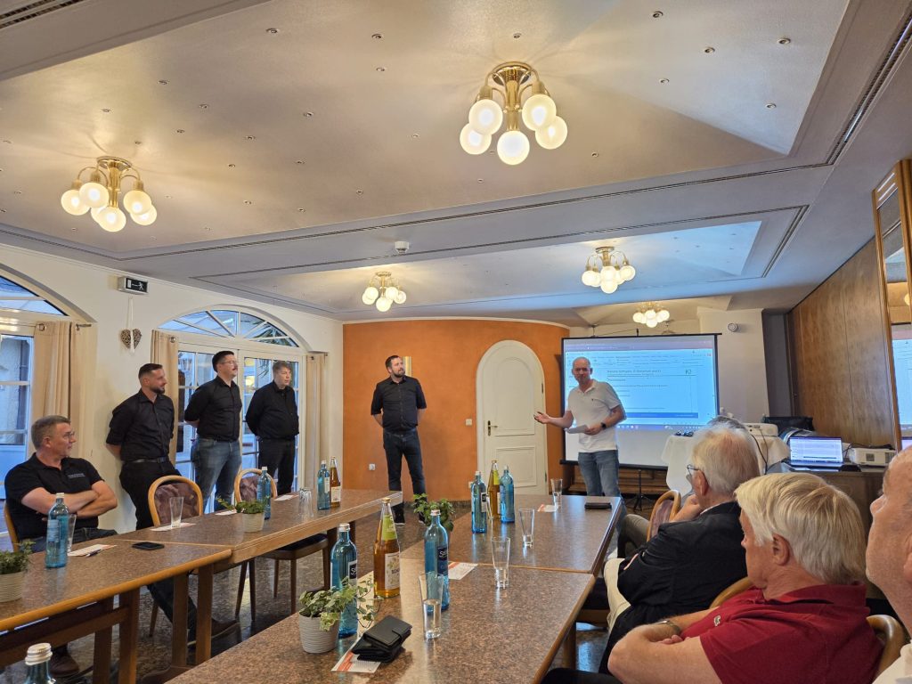 Das Team von Konzept3 IT, mit den Spezialisten für die Bereiche -Rechnungen, Cybersecurity und Künstliche Intelligenz auf dem Bezirkstreffen der Steuerkanzleien.